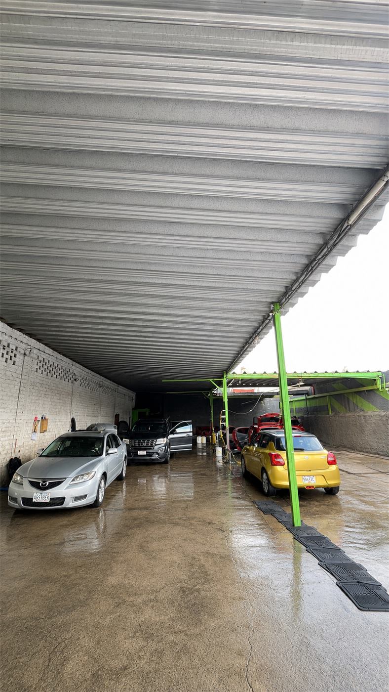 Instalaciones de Alpha Car Wash Constitución 3