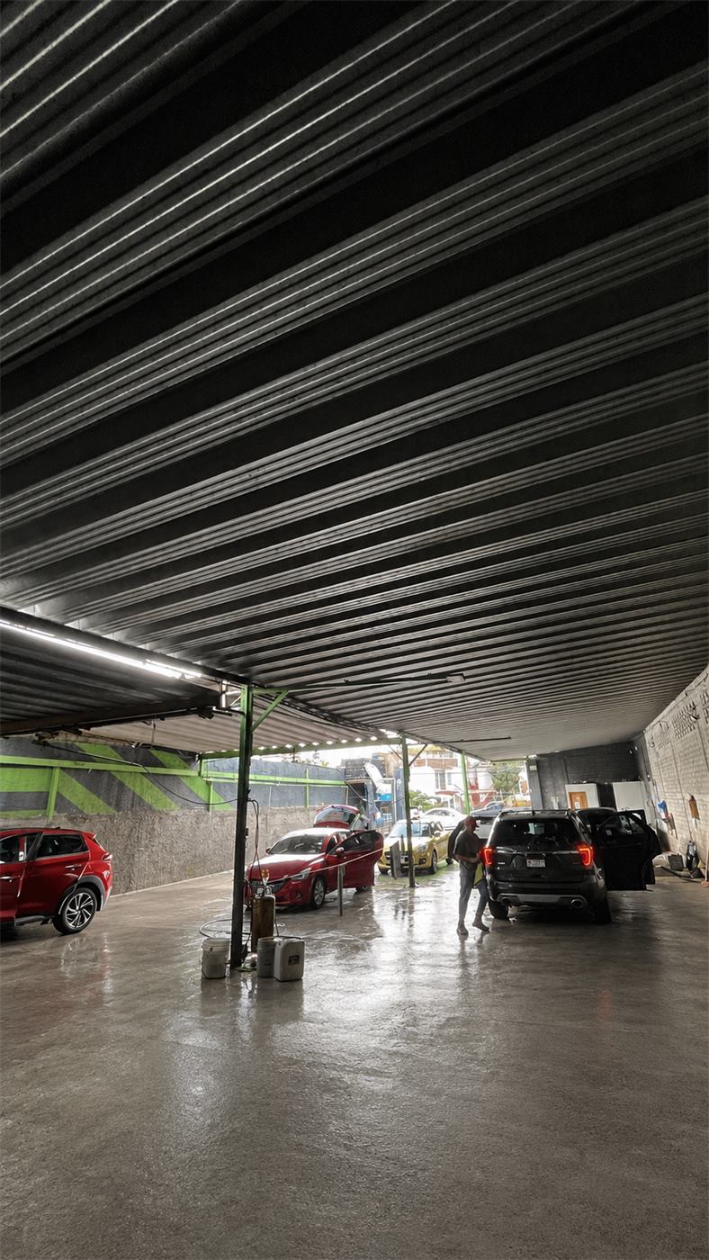 Instalaciones de Alpha Car Wash Constitución 5